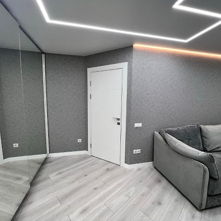 Modern Gagarina Avenue Apartment Dnipro Luaran gambar
