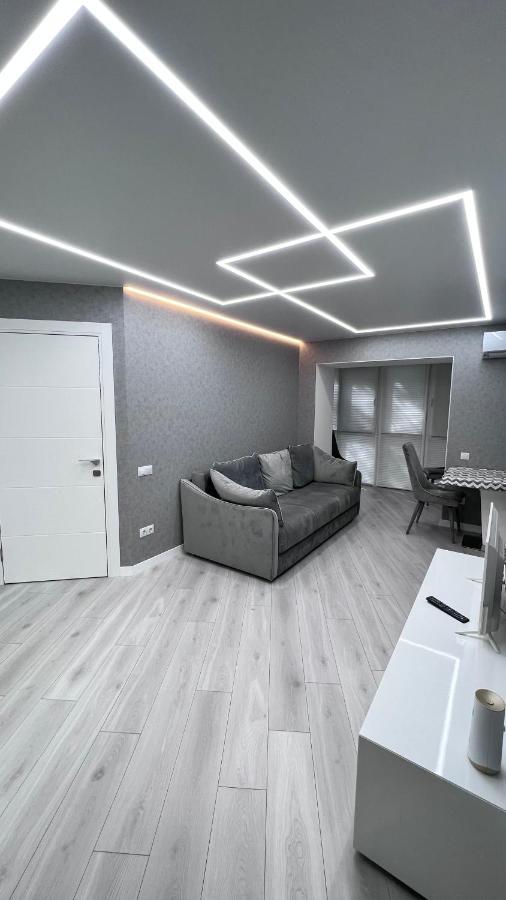 Modern Gagarina Avenue Apartment Dnipro Luaran gambar
