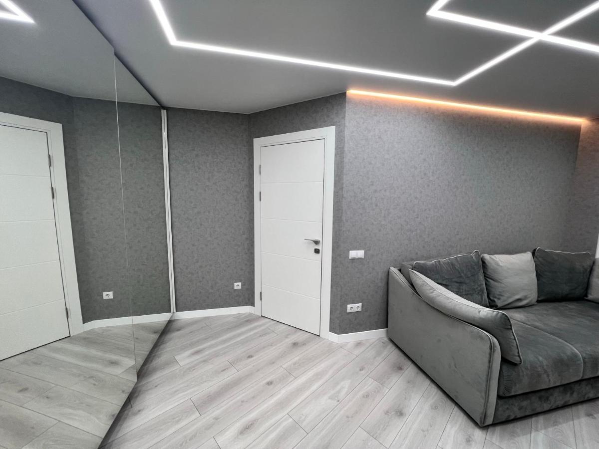 Modern Gagarina Avenue Apartment Dnipro Luaran gambar