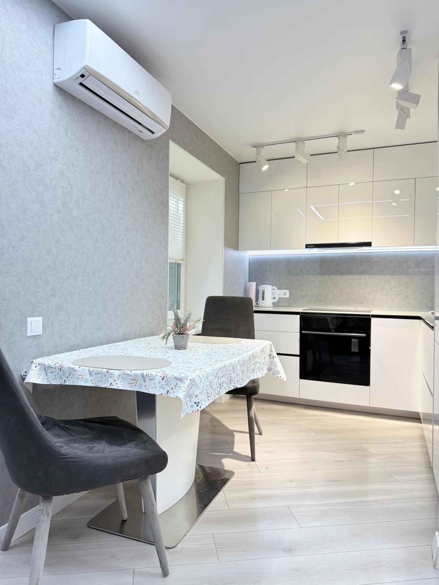 Modern Gagarina Avenue Apartment Dnipro Luaran gambar